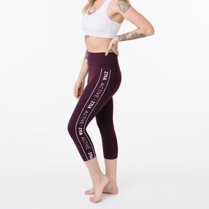 Plum Logo Stripe Light n Tight Hi-Rise Crop 17"